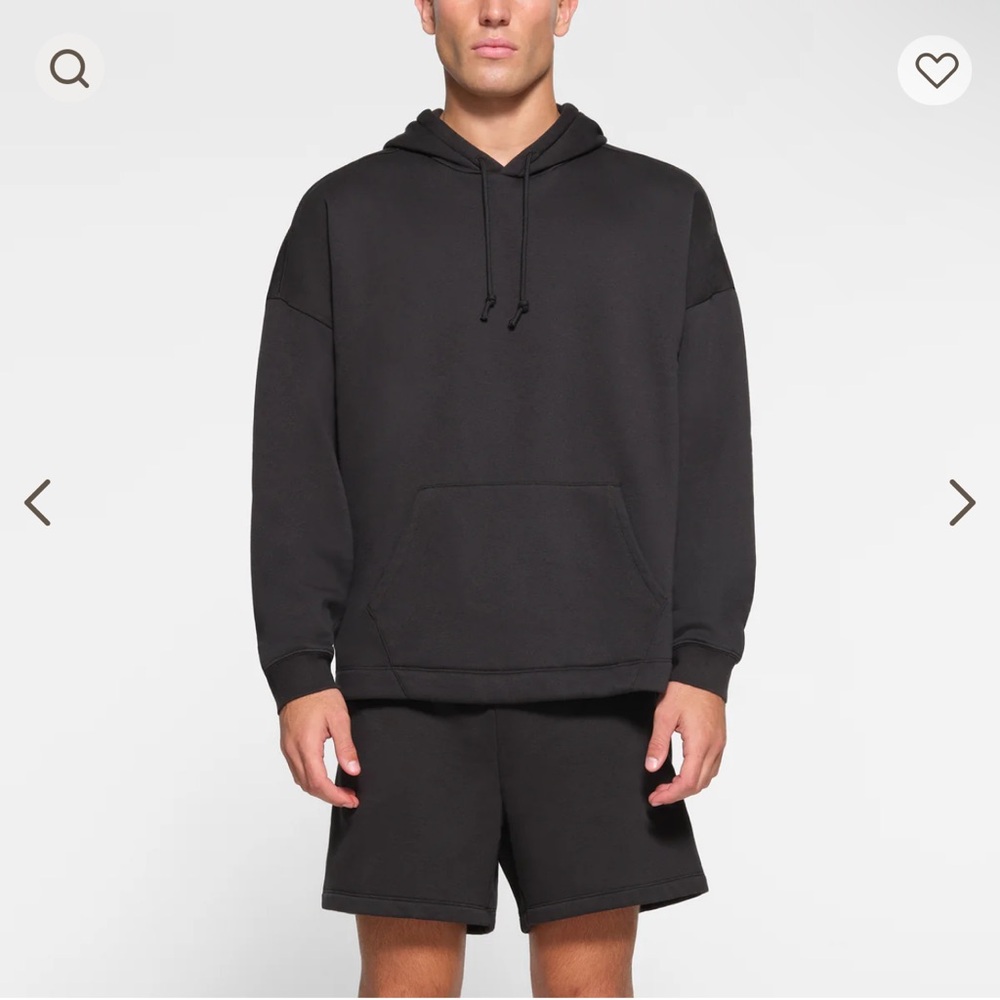 Skims men’s oversized black hoodie. Size small.